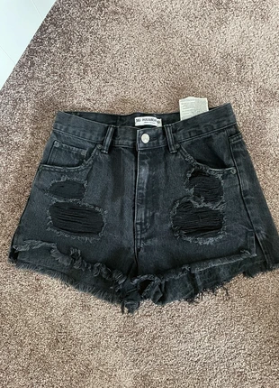 Zwarte spijkerbroekje maat 36 pull and bear denim short spijkerschort zwart black , marque: Pull & Bear, état: Très bon état, taille: S / 36 / 8, 4,50 €, 5,43 € Protection acheteurs incluse