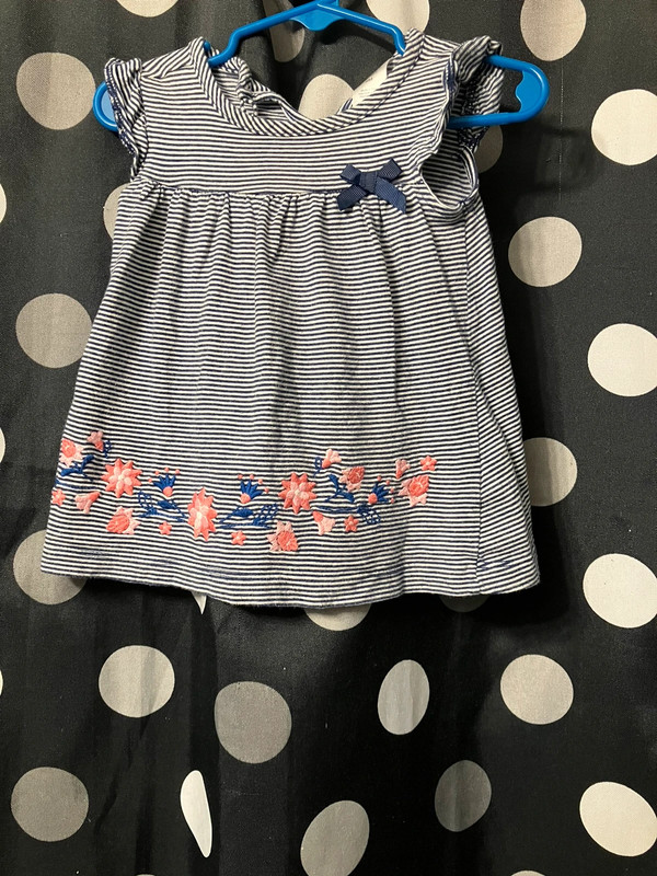 Baby girl Carter’s outfit dress  size 6 months 1