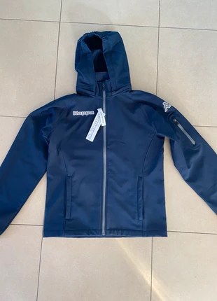 Veste Kappa neuve M, merk: Kappa, staat: Nieuw met prijskaartje, maat: M, € 35,00, € 37,45 inclusief Kopersbescherming
