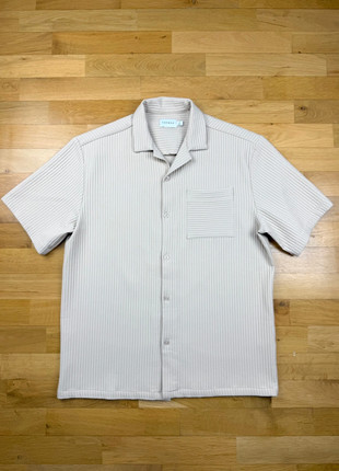 Chemise Topman plissé pleated oversize beige - taille M, marque: Topman, état: Très bon état, taille: M, 24,00 €, 25,90 € Protection acheteurs incluse