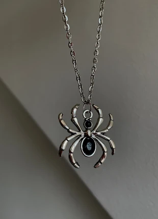 beautiful silver colored cool y2k spider necklace, merk: y2k, staat: Nieuw zonder prijskaartje, € 8,99, € 10,14 inclusief Kopersbescherming