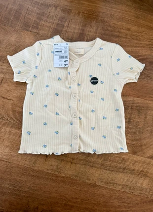 Shirtje, brand: Zeeman, condizioni: Nuovo con cartellino, taglia: 9-12 mesi / 74 cm, €2.50, €3.33 include la Protezione acquisti