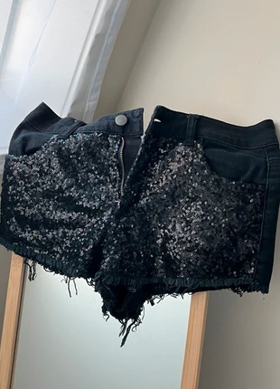 Black denim sequin party shorts, marque: Bik Bok, état: Très bon état, taille: S / 36 / 8, 15,00 €, 16,45 € Protection acheteurs incluse