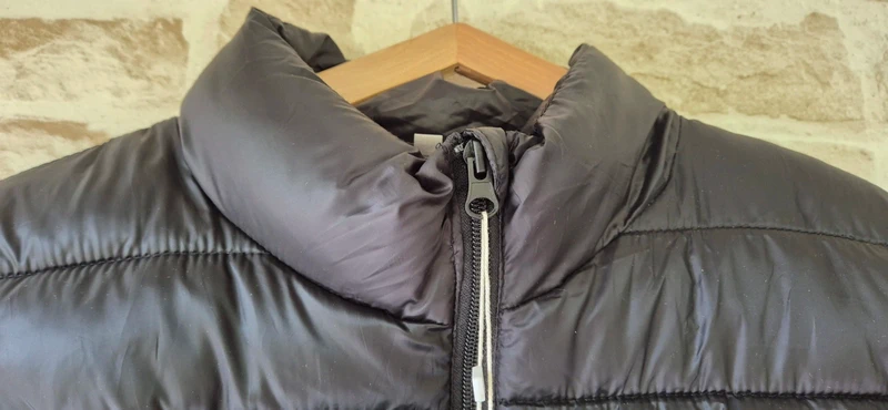 Veste / doudoune sans manche noir. - photo numéro 4