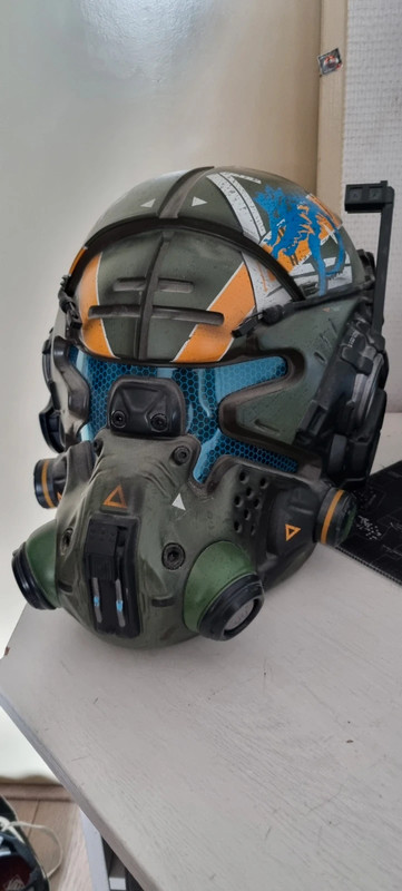 Titanfall 2 Collectors Edition helmet 1