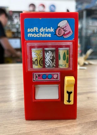 Gioco vintage distributore bibite coca cola soft drink machine 5€, marca: Machine, estado: Bom, tamanho: Prematuro, até 44 cm, €5.00, €5.95 inclui Proteção do Comprador