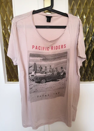 T-shirt H&M, merk: H&M, staat: Goed, maat: M, € 4,00, € 4,90 inclusief Kopersbescherming