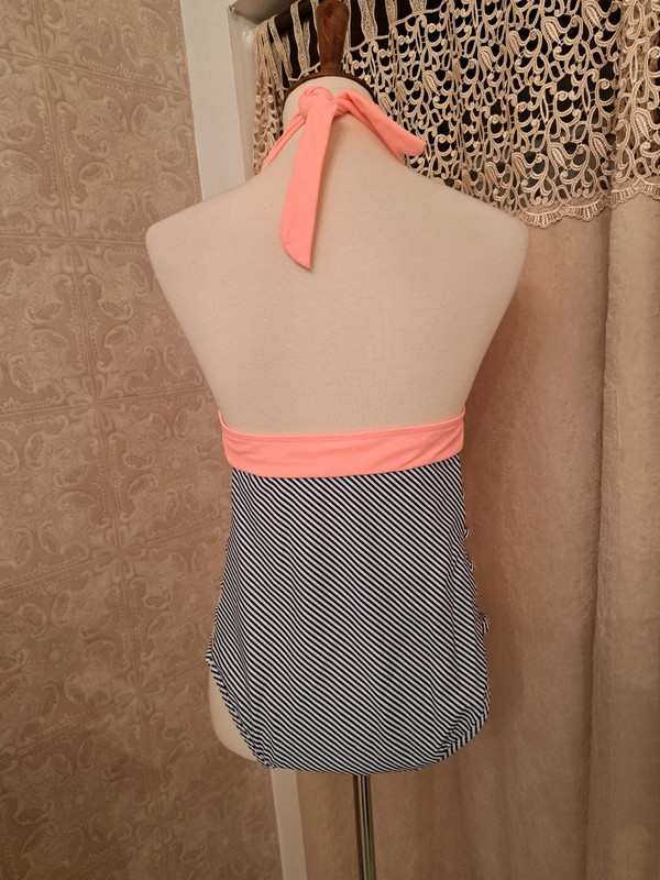 Black white and peach colored one piece bathing suit swimsuit size XL 5