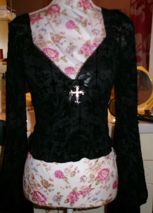 top Romwe Gothique en tulle motif velours court moulant t.34, brand: Romwe, condition: Very good, size: XS / 34 / 6, €18.00, €19.60 includes Buyer Protection