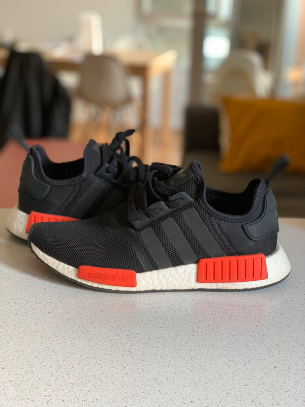 Black and red nmd r1 sales