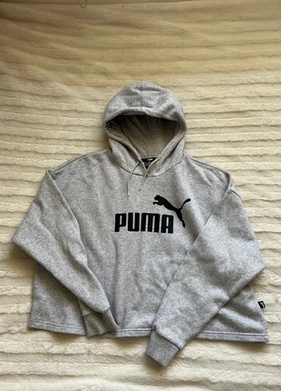 Felpa grigia PUMA con cappuccio – logo nero, taglio crop oversize, merk: Puma, staat: Heel goed, maat: L / 40 / 12, € 8,00, € 9,10 inclusief Kopersbescherming
