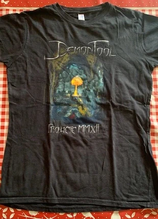 Rare t-shirt femme Demon Tool taille L, marke: Gildan, zustand: Neu, größe: L, 6,00 €, 7,00 € inklusive Vinted-Käuferschutz