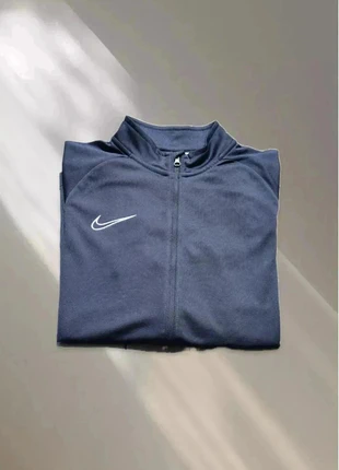 Veste survêtement Nike XL Bleu Marine Blanc, marque: Nike, état: Neuf sans étiquette, taille: XL, 15,00 €, 16,45 € Protection acheteurs incluse