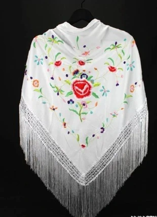 Mantón precioso en varios colores 1,50x90, merk: Local, staat: Nieuw met prijskaartje, € 15,90, € 17,40 inclusief Kopersbescherming