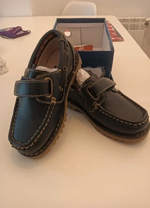 Náuticos Piel.sin estrenar, merk: Bubble Kids, staat: Nieuw met prijskaartje, maat: 28, € 12,00, € 13,30 inclusief Kopersbescherming