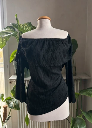 Haut noir épaules dénudées, merk: friperie, staat: Heel goed, maat: XL / 42 / 14, € 10,00, € 11,20 inclusief Kopersbescherming