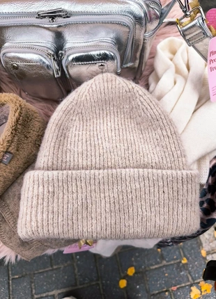 Zara woolmix beanie muts pet knit knitted gebreid mutsje nude taupe m wol wool, merk: Zara, staat: Nieuw zonder prijskaartje, maat: Universele maat, € 10,00, € 11,20 inclusief Kopersbescherming