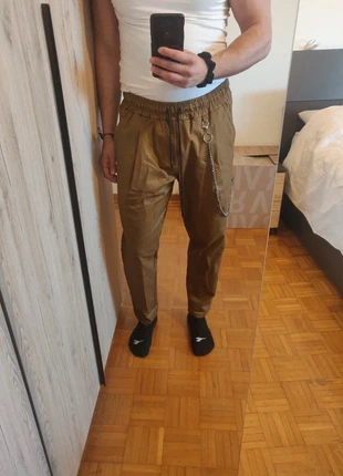 Pantalone marrone chino, brand: Uomo, condizioni: Nuovo con cartellino, taglia: L, €13.00, €14.35 include la Protezione acquisti