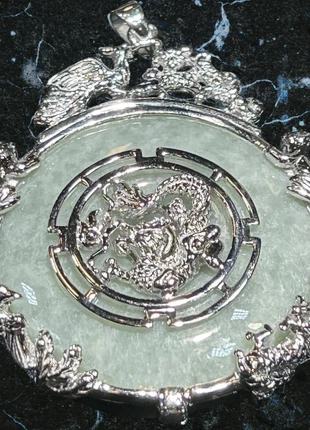 Maravilloso colgante, amuleto de protección, en plata 925 y jade autentico, marca: Jade, estado: Muy bueno, 350,00 €, 368,20 € Protección al comprador incluida
