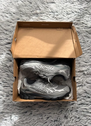 Asics Gel-NYC – Silver / Graphite – EU 43 – Brand New with Box, marca: Asics, estado: Novo com etiquetas, tamanho: 43, €74.99, €79.44 inclui Proteção do Comprador