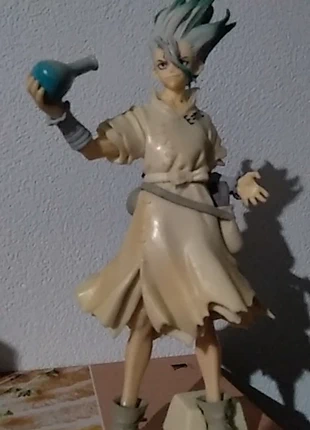 figurine dr stone senku , marque: Dr stone, état: Très bon état, taille: 6 ans / 116 cm, 18,00 €, 19,60 € Protection acheteurs incluse