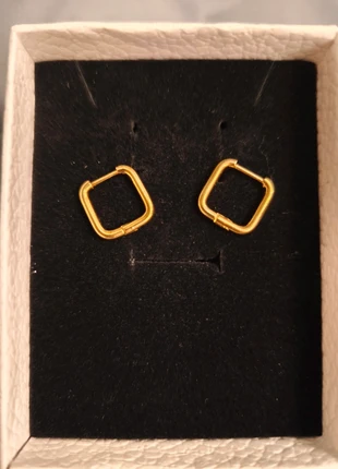 Orecchini a cerchio geometrico, brand: INOX, condizioni: Nuovo con cartellino, €3.00, €3.85 include la Protezione acquisti