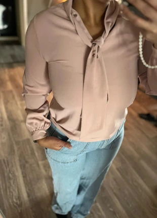 Blouse vintage New Collection rose pâle – Effet nœud/cravate – Taille unique, marke: New Collection, zustand: Sehr gut, größe: Einheitsgröße, 4,50 €, 5,43 € inklusive Vinted-Käuferschutz