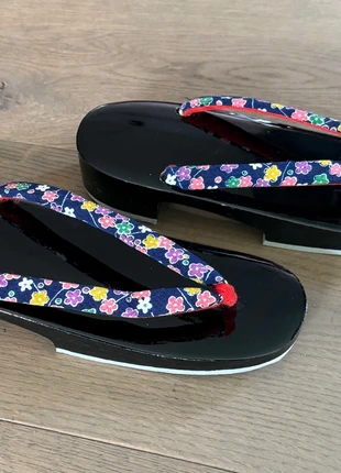 Wunderschöne, handgefertigte Geta-Sandalen, marke: Sonstiges, zustand: Neu, größe: 36, 35,00 €, 37,45 € inklusive Vinted-Käuferschutz