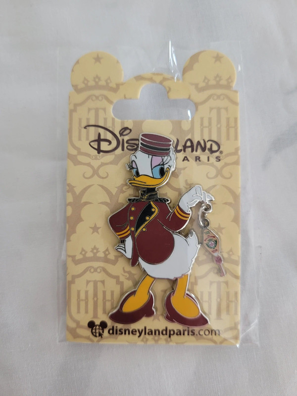 Pin's Daisy HTH Disney