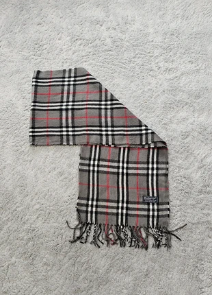 Écharpe Burberry à Carreaux grise 100% Laine d'Agneau -150x30 cm, marque: Burberry, état: Très bon état, 25,00 €, 26,95 € Protection acheteurs incluse