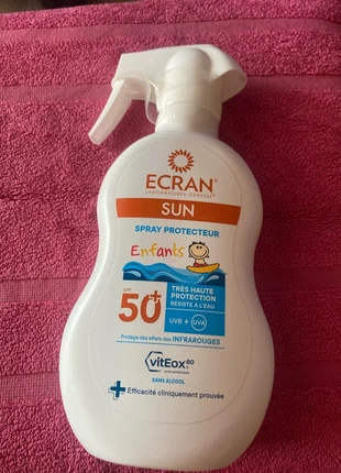Spray protecteur solaire spf50+ enfants sun écran 270ml, marque: Ecran, état: Neuf avec étiquette, 8,00 €, 9,10 € Protection acheteurs incluse