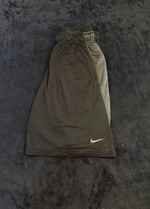 Short sport Nike noir - taille S, brand: Nike, condizioni: Ottime, taglia: S, €12.00, €13.30 include la Protezione acquisti