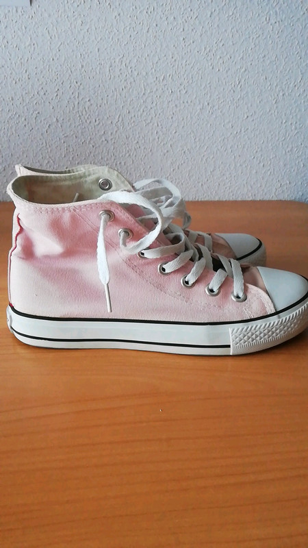 Zapatillas estilo converse rosa palo. -