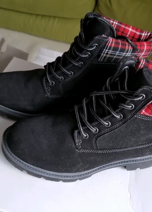 Boots noires très bon état , marque: victory, état: Très bon état, taille: 38, 15,00 €, 16,45 € Protection acheteurs incluse