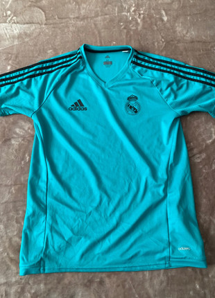 Maillot training réal Madrid, marque: adidas, état: Très bon état, taille: M, 35,00 €, 37,45 € Protection acheteurs incluse