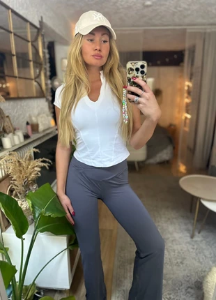 Pantalon stretch confortable de sport gris fendu Amazon neuf, marque: Amazon, état: Neuf sans étiquette, taille: M / 38 / 10, 12,00 €, 13,30 € Protection acheteurs incluse