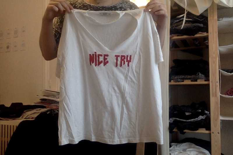 Tee shirt blanc motif rouge Nice Try Pull and Bear