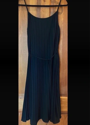 Robe noir parfait pour l’été, merk: H&M, staat: Heel goed, maat: M / 38 / 10, € 4,00, € 4,90 inclusief Kopersbescherming