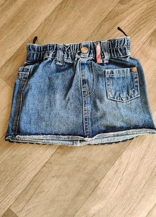 Jupe en jean , marke: Zeeman, zustand: Gut, größe: 9-12 Monate / 74, 2,00 €, 2,80 € inklusive Vinted-Käuferschutz