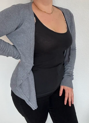 Grauer Cardigan Strickjacke Feinstrick Gr M knöpfe, condizioni: Buone, taglia: M / IT 42 / EU 38, €4.00, €4.90 include la Protezione acquisti