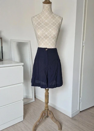 Short fluide bleu marine ZARA taille M, brand: Zara, condizioni: Ottime, taglia: M / IT 42 / EU 38, €9.99, €11.19 include la Protezione acquisti