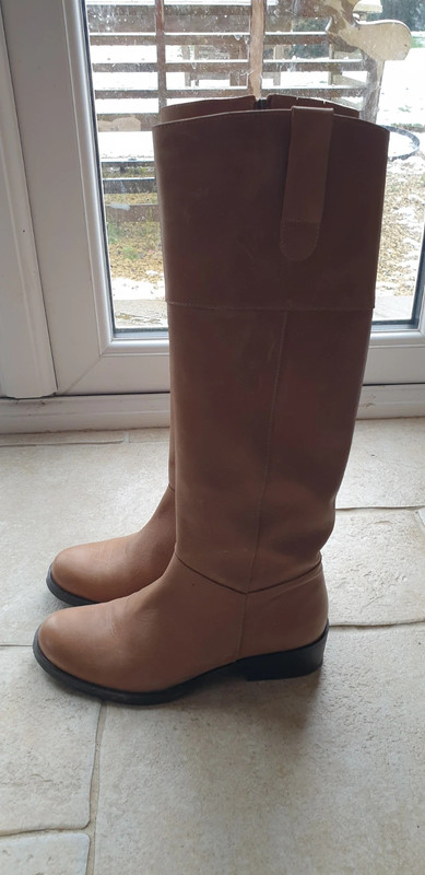 Light tan hot sale riding boots