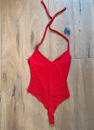 Body dos nu rouge Asos , marque: ASOS, état: Très bon état, taille: S / 36 / 8, 5,00 €, 5,95 € Protection acheteurs incluse