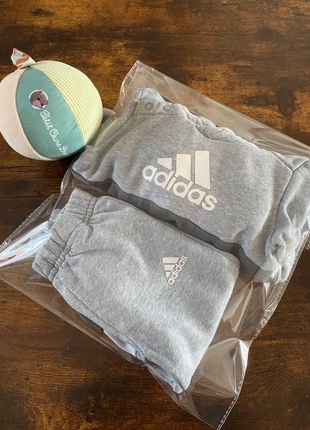 Jogging adidas bébé 6 mois, merk: adidas, staat: Heel goed, maat: 6-9 maanden / 68 cm, € 7,00, € 8,05 inclusief Kopersbescherming