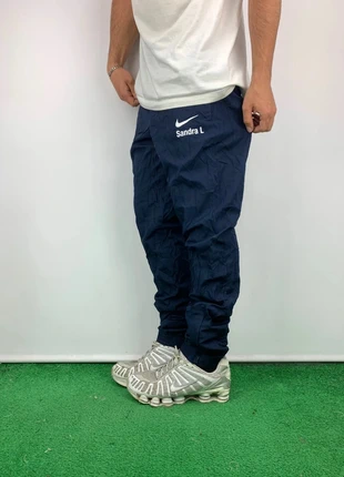 Nike 00’s parachute impermeable trackpant navy blue embroidery nrg swoosh vintage, marque: Nike, état: Très bon état, taille: S, 19,95 €, 21,65 € Protection acheteurs incluse