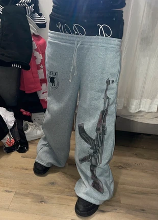 Jogging gris large motifs + short intégré noir S, marque: y2k, état: Très bon état, taille: S, 45,90 €, 48,90 € Protection acheteurs (Pro) incluse