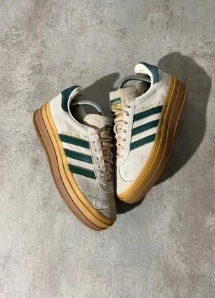 Chaussures Adidas Gazelle bold beige verte taille 40, marke: Gazelle, zustand: Sehr gut, größe: 40, 59,90 €, 63,60 € inklusive Vinted-Käuferschutz