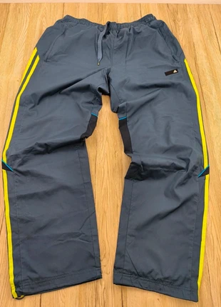 Adidas / Homme / Pantalon Sport XL / Gris Trackpants Vintage Multi-Color 3 Bandes Streetwear, marque: adidas, état: Très bon état, taille: XL, 19,00 €, 20,65 € Protection acheteurs (Pro) incluse