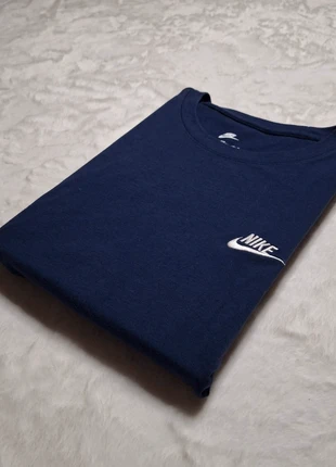 T-shirt Nike bleu logo blanc brodé taille L, merk: Nike, staat: Heel goed, maat: L, € 10,00, € 11,20 inclusief Kopersbescherming