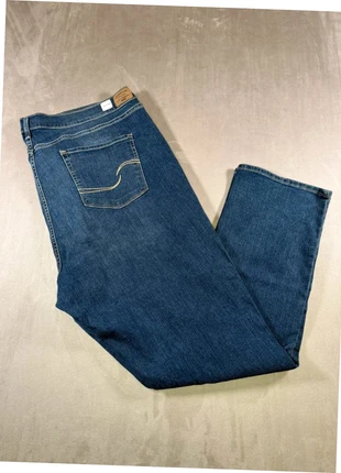 Jean Levi’s Signature Curvy Straight femme (W38 L32) taille 48 JLO-70-RSL, marque: Levi's, état: Très bon état, taille: M / 38 / 10, 22,50 €, 24,33 € Protection acheteurs incluse